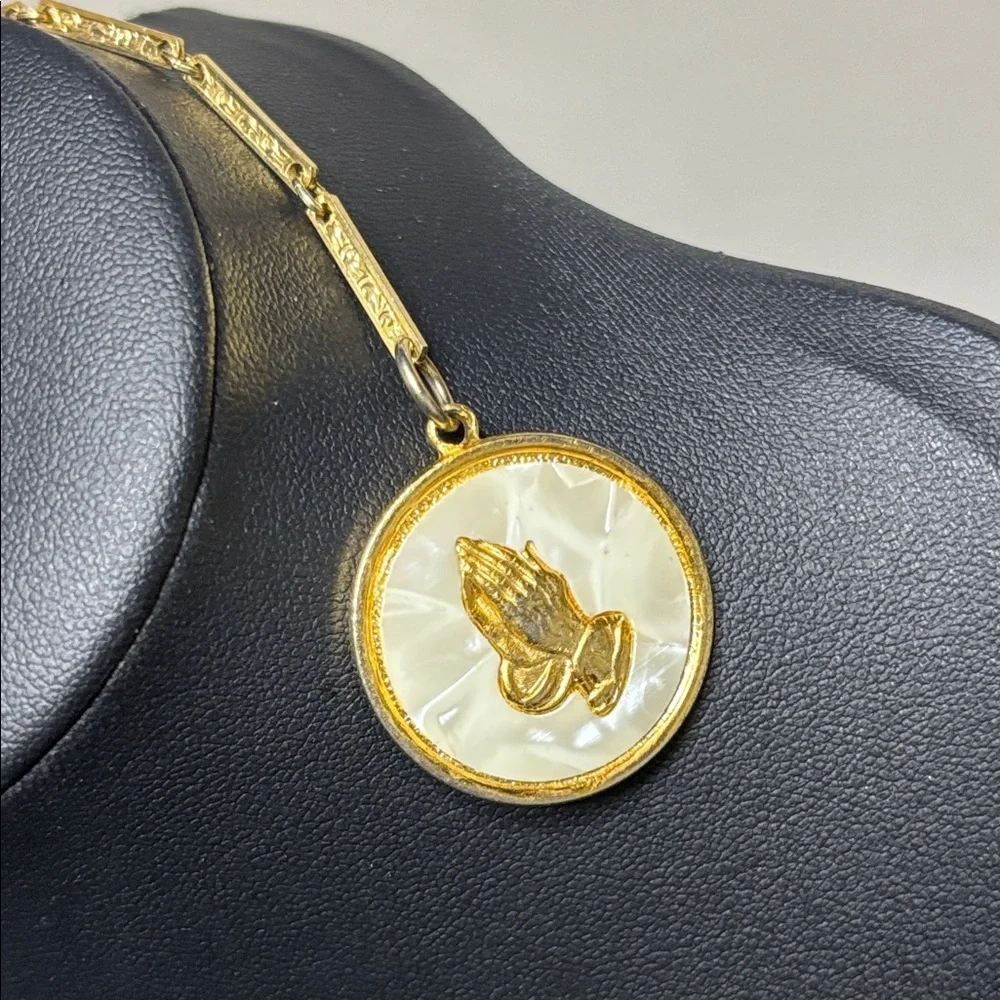 Prayer Hands Vest Clip Mother Of Pearl
